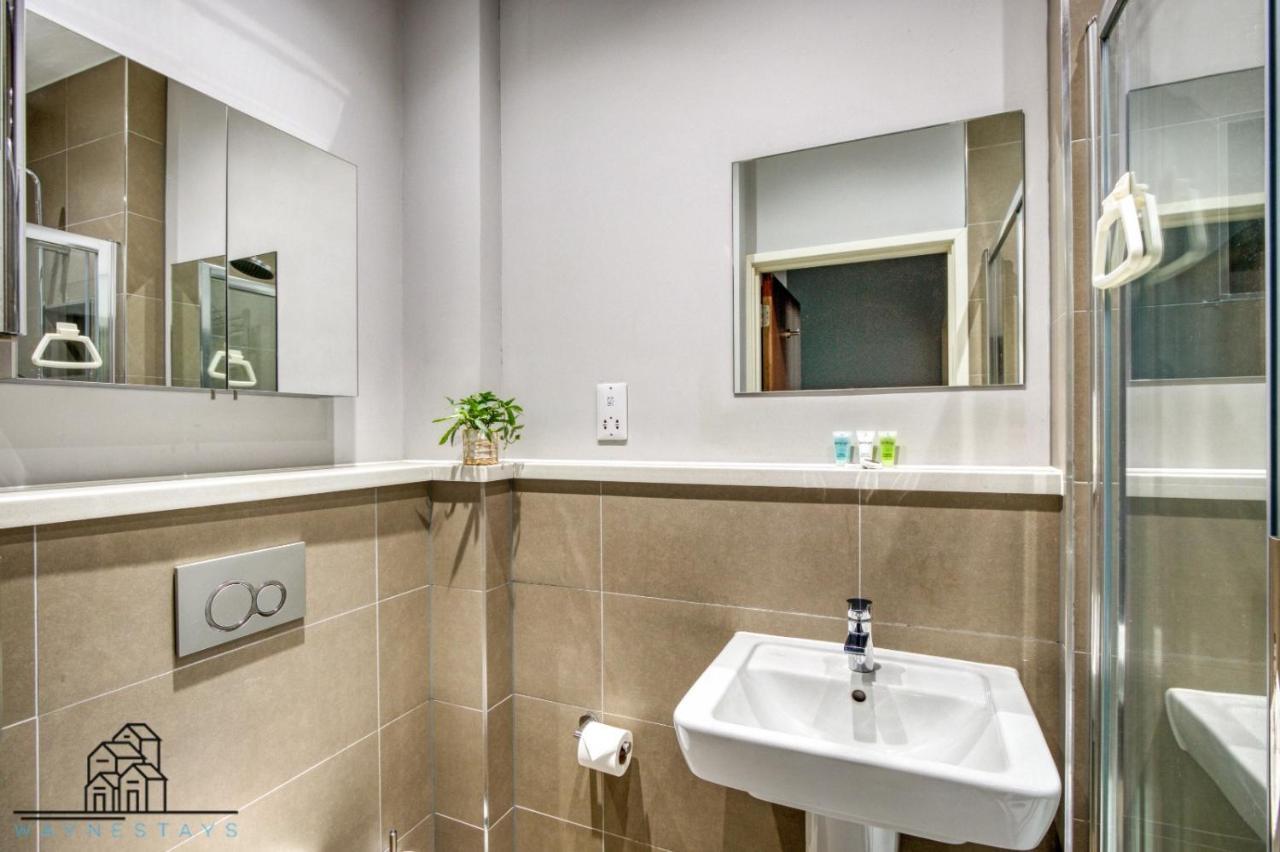 Cosy 1-Bed By Heathrow Airport Apartment Лондон Екстериор снимка