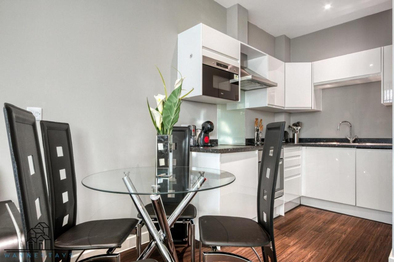 Cosy 1-Bed By Heathrow Airport Apartment Лондон Екстериор снимка